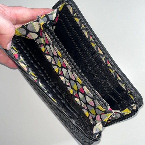 Vera Bradley Grab & Go Organizing Wallet Classic Black quilted diamond - Picture 7 of 11